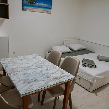 Neira Apartment *